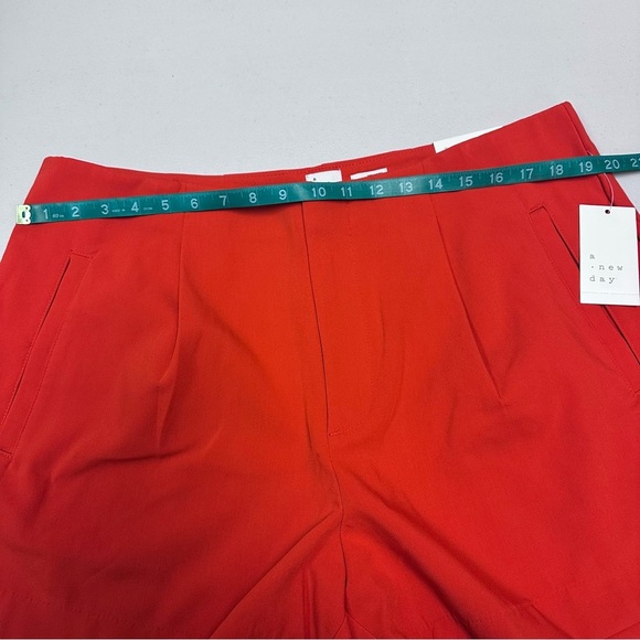 A New Day Women’s Red Midi Shorts w/Stretch Size 17 - Picture 9 of 9
